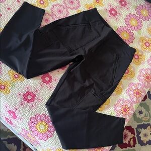 Athleta Headlands Hybrid Cargo Tight Black size 10